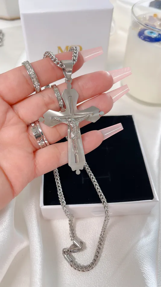 Necklaces MP Jewelry Diosito que me Cuida Necklace