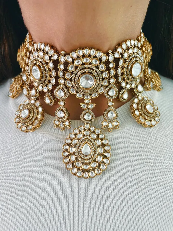 Necklaces PRERTO ECOMMERCE PRIVATE LIMITED Azalea Goldie Polki Kundan Statement Necklace Set Necklace Earrings Mang Tika