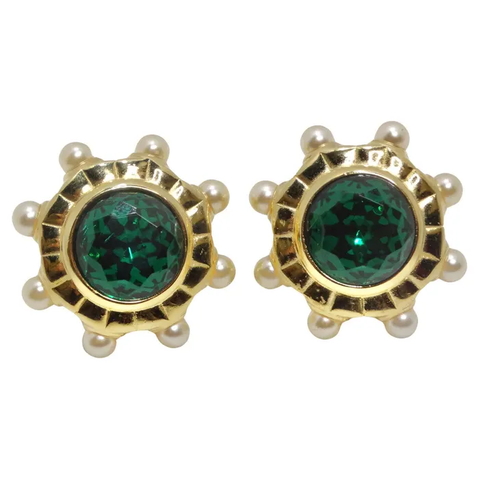 Sandra Miller Burrows 1980s Gold Tone Green Gem Pearl Clip On Earrings Vintage by Misty Earrings Sandra Miller Burrows 1980s Gold Tone Green Gem Pearl Clip On Earrings Vintage by Misty Earrings