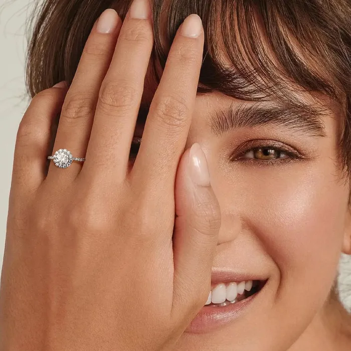 WeiZi Wuzhou Rings Round Cut Moissanite Diamond Paved Halo Ring for Women